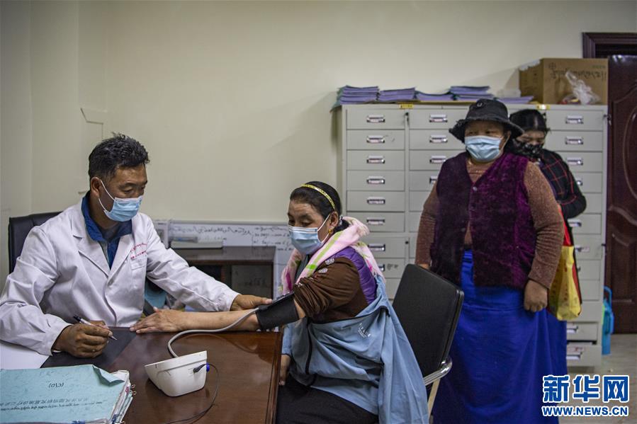 （新華全媒頭條·走向我們的小康生活·圖文互動(dòng)）（6）扎西德勒，我們的新家園——西藏易地扶貧搬遷搬出幸福美好新生活