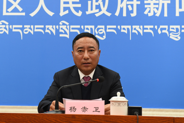 楊赤衛(wèi) 林芝市常委、政府副市長.JPG