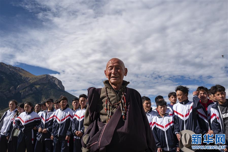 (決戰(zhàn)決勝脫貧攻堅)(1)藏東脫貧影像:“指尖神韻”助力脫貧
