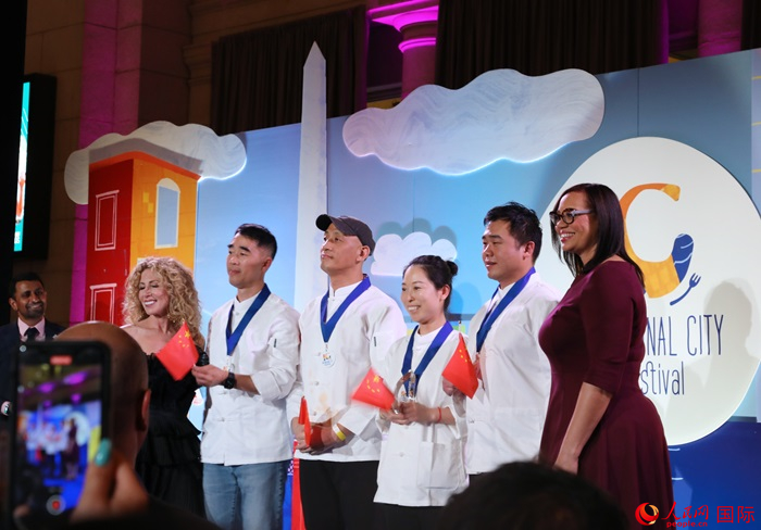 中國駐美國大使館的4名廚師榮獲專業(yè)評審亞軍。人民網(wǎng)記者 李志偉攝