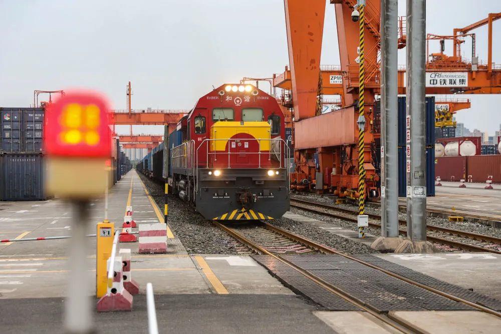 時(shí)政微觀察丨再次考察西部陸海新通道，總書記提出新要求