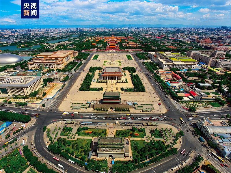 △全長7.8公里的北京中軸線上，分布有鐘鼓樓、景山、故宮等15處遺產構成要素。