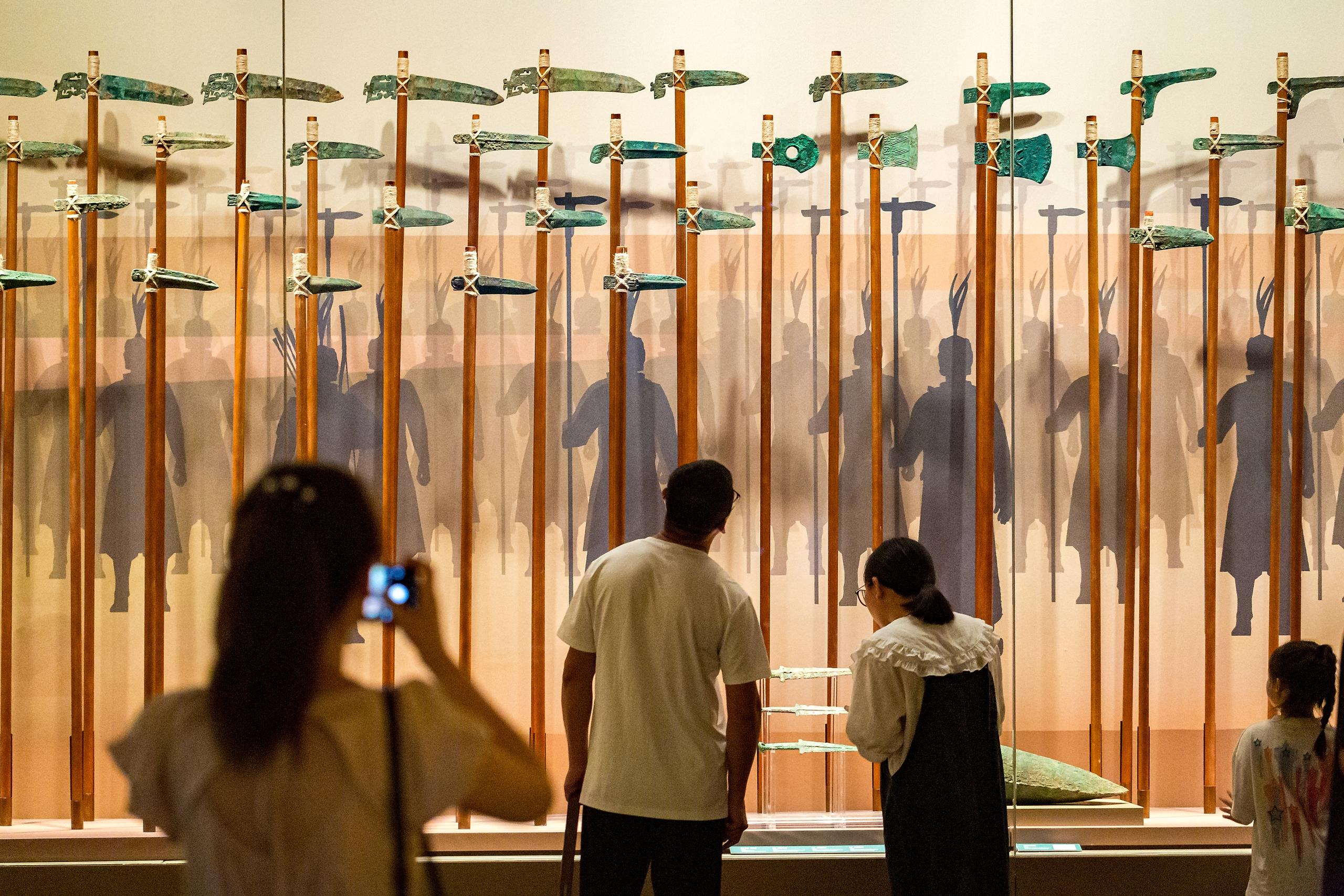 △2024年8月25日，游客在河南省安陽市殷墟博物館參觀。