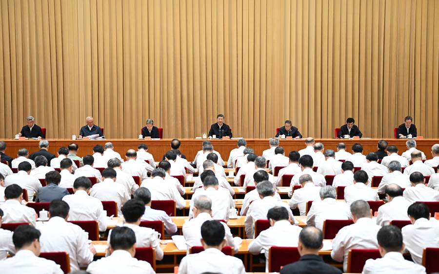 7月14日至15日，中央城市工作會議在北京舉行。中共中央總書記、國家主席、中央軍委主席習近平出席會議并發(fā)表重要講話。中共中央政治局常委李強、趙樂際、王滬寧、蔡奇、丁薛祥、李希出席會議。