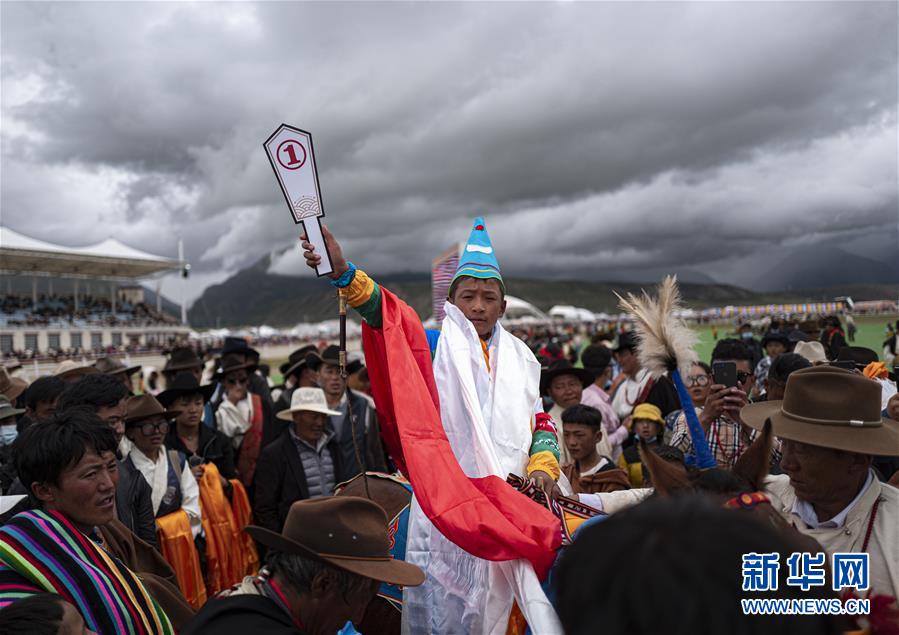 (體育)(6)西藏當(dāng)雄:云端賽馬