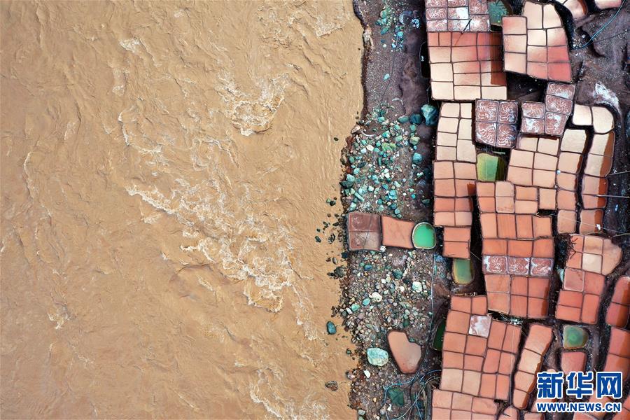 (新華視界)(3)鳥瞰芒康古鹽田