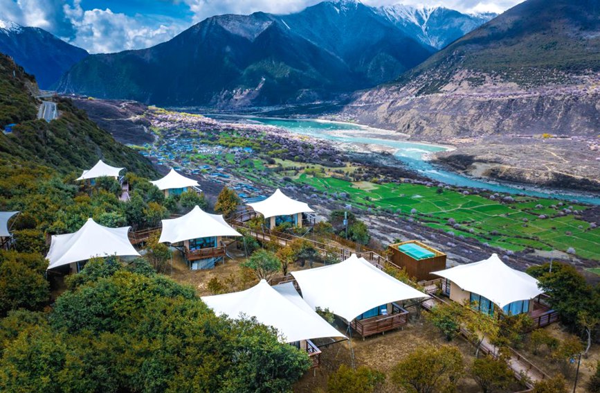 依托桃花資源，打造文旅產(chǎn)業(yè)。 張靜攝