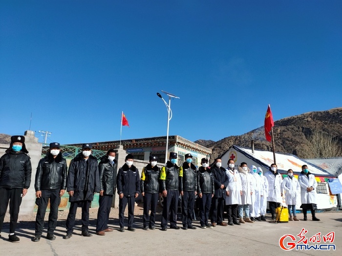 青海玉樹(shù)囊謙公安在抗“疫”一線(xiàn)展風(fēng)采