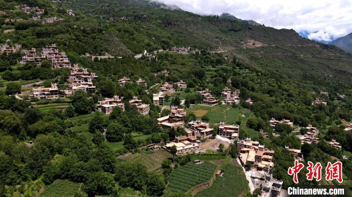 四川丹巴村民洛太的民宿致富夢(mèng)：“除了好政策，自己更要有干勁”