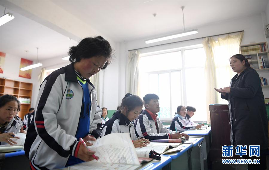 （體育·專題）（22）足球——踢球吧！草原女孩