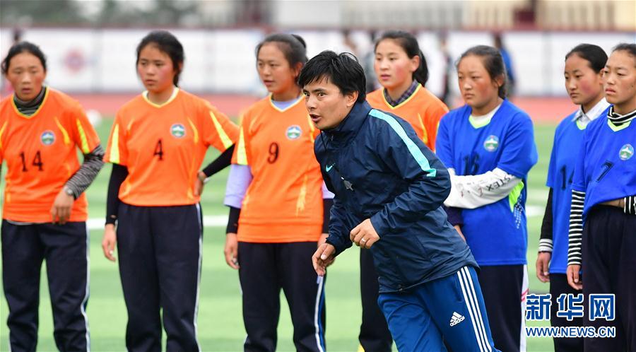 （體育·專題）（16）足球——踢球吧！草原女孩