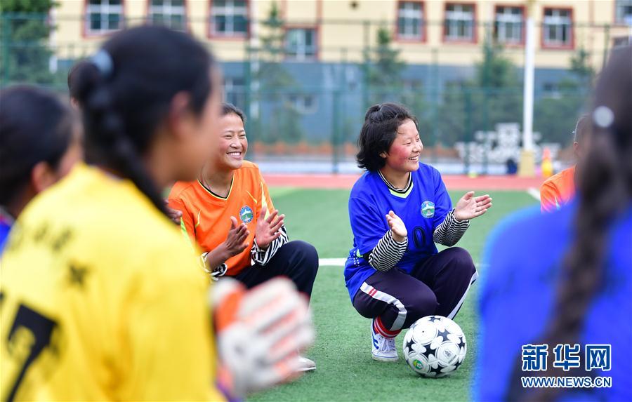 （體育·專題）（15）足球——踢球吧！草原女孩
