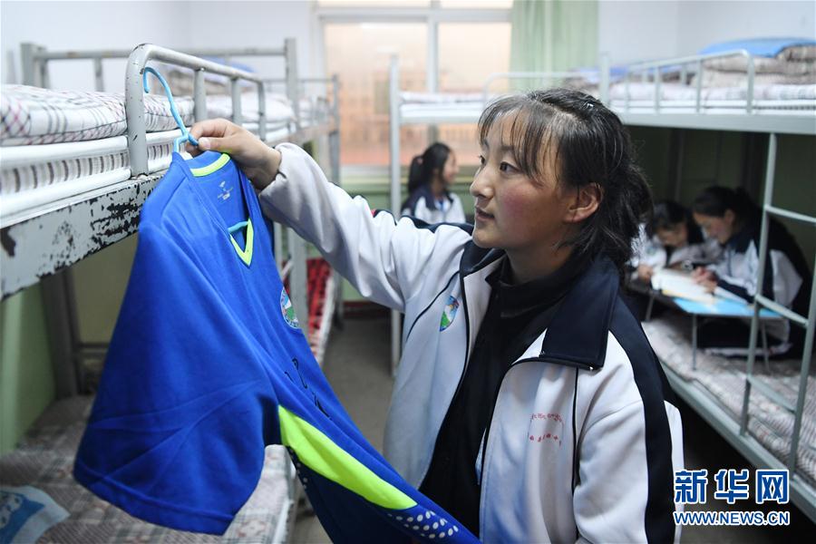 （體育·專題）（24）足球——踢球吧！草原女孩