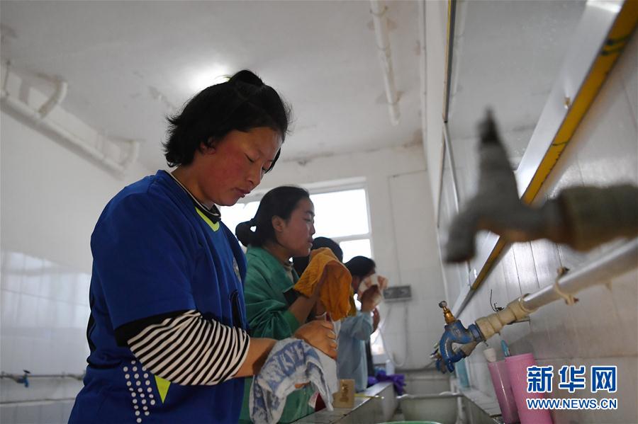 （體育·專題）（25）足球——踢球吧！草原女孩