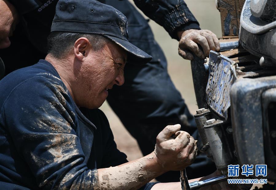 （圖文互動）（5）記者手記：可可西里，“挪”向“藏羚羊大產(chǎn)房”的14個(gè)半小時(shí)