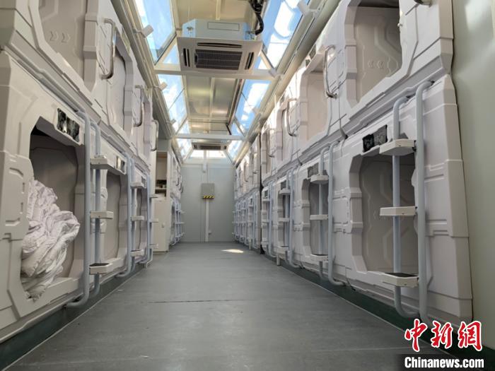 圖為火星營地“太空艙”。　孫睿 攝