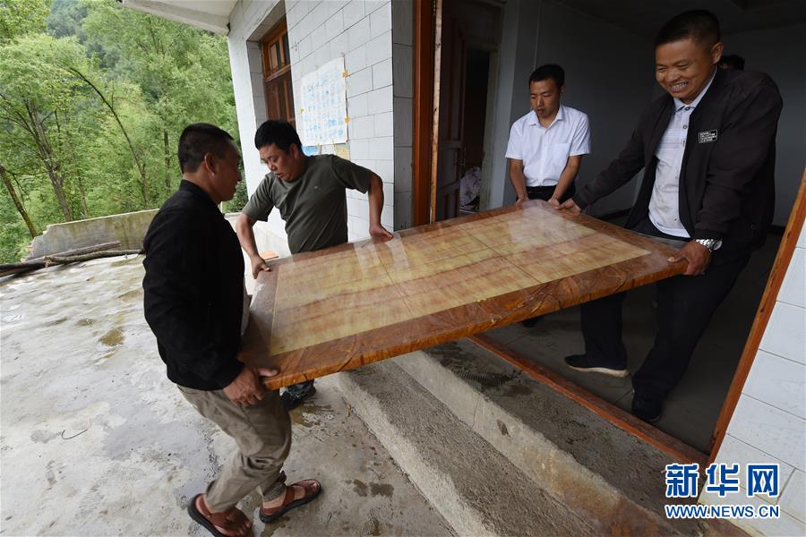 （新華全媒+）（7）千里“挪窩”，踏實開啟新生活