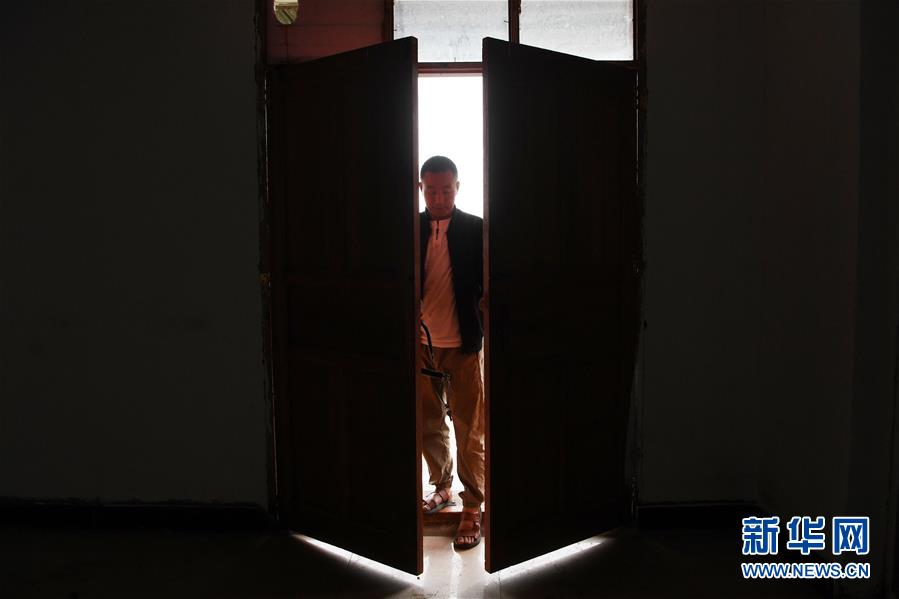 （新華全媒+）（10）千里“挪窩”，踏實開啟新生活