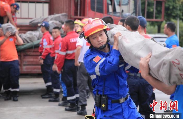 從汶川到瀘定，14年來(lái)他們依舊“在現(xiàn)場(chǎng)”