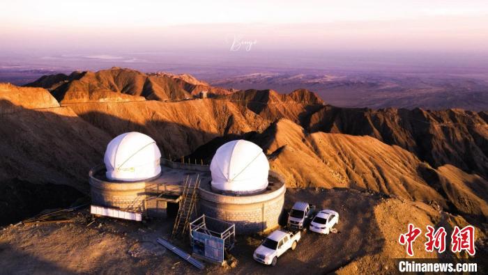 圖為青海冷湖賽什騰山天文臺址日落?！『槲腻?攝