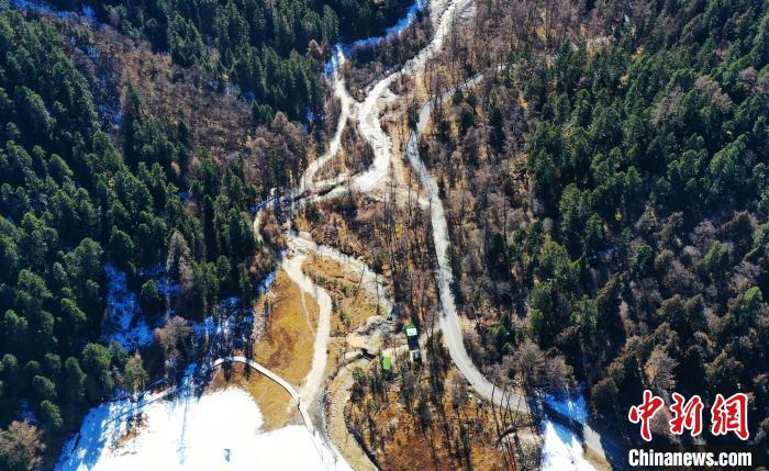 畢棚溝景區(qū)風(fēng)光。　安源 攝