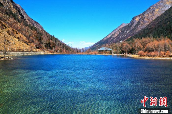 畢棚溝景區(qū)風(fēng)光?！“苍?攝