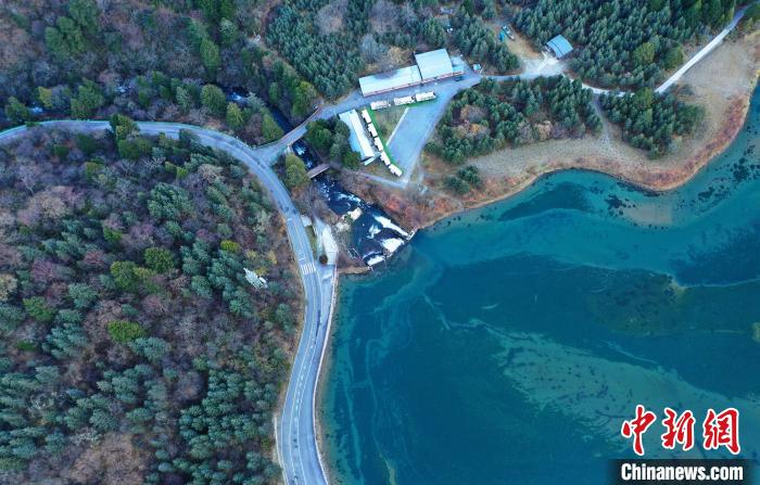 畢棚溝景區(qū)風(fēng)光。　安源 攝