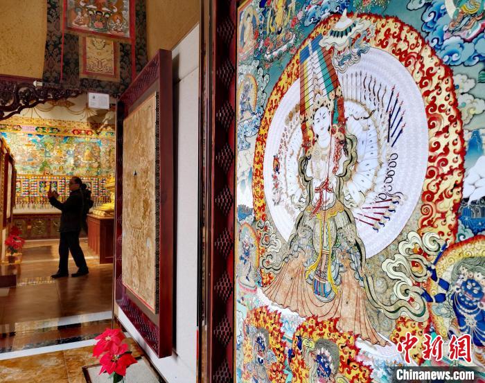 圖為熱貢唐卡?！?zhí)砀?攝