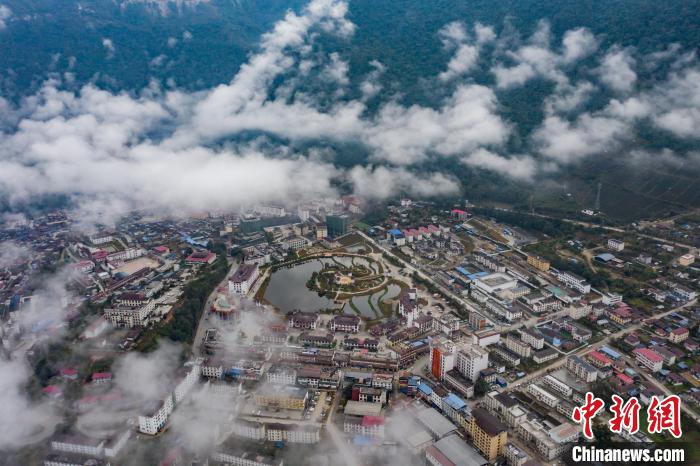 圖為墨脫縣城。　何蓬磊 攝