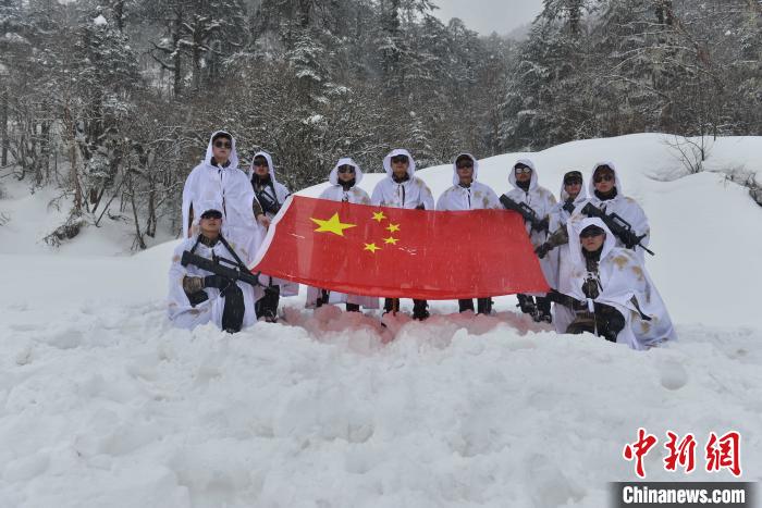 圖為主權(quán)宣誓?！铎o 攝