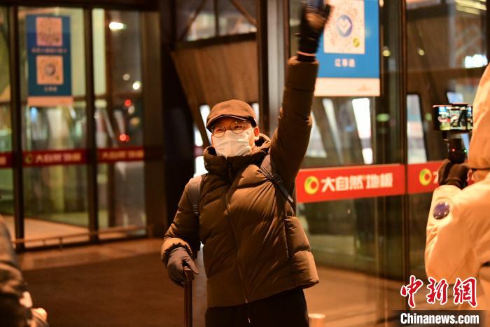 1月9日晚剛到沈陽。　鐵西區(qū)委宣傳部 攝