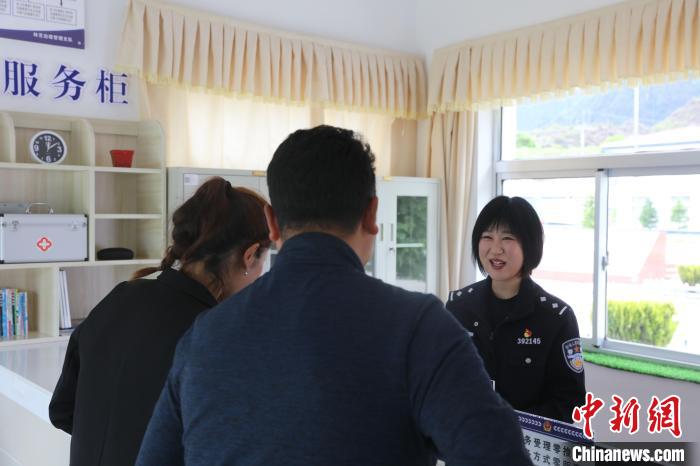 西藏戍邊女民警李冬雪：有愛就沒(méi)有遠(yuǎn)方