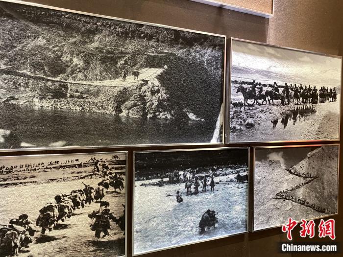 紅樓內(nèi)展廳，圖為昌都戰(zhàn)役中的人民解放軍。彭寧鈴 攝