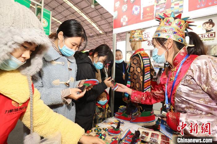 西藏瓊結赴襄陽參加漢江流域農業(yè)博覽會，農特產品受青睞(資料圖) 湖北省援藏辦供圖