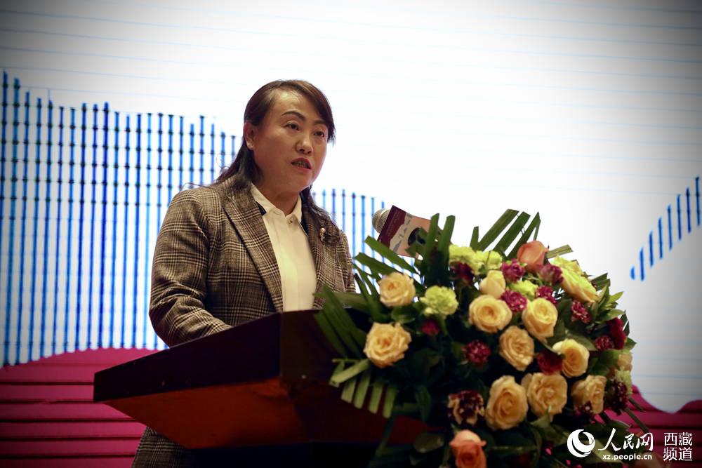 拉薩市旅游發(fā)展局相關負責人發(fā)言。人民網(wǎng) 次仁羅布攝