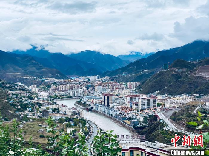 圖為“藏東明珠”昌都?！±罱瓕?攝