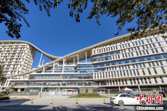 圖為西藏自治區(qū)婦產(chǎn)兒童醫(yī)院，該院填補了西藏沒有省級兒童醫(yī)院(婦幼保健院)的空白?！〗w波 攝