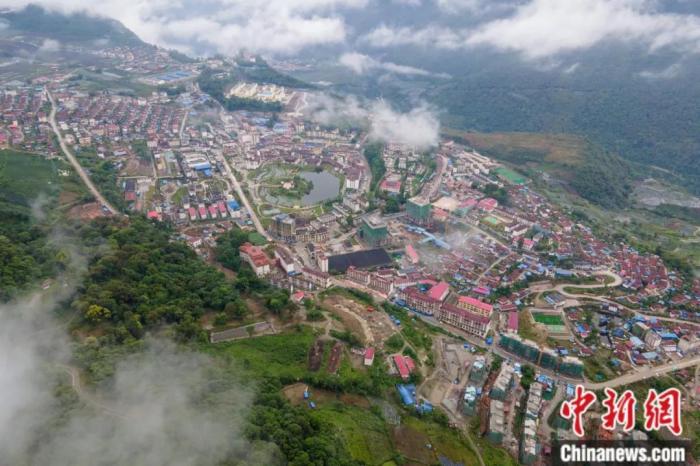 墨脫縣城全貌。(無人機畫面)