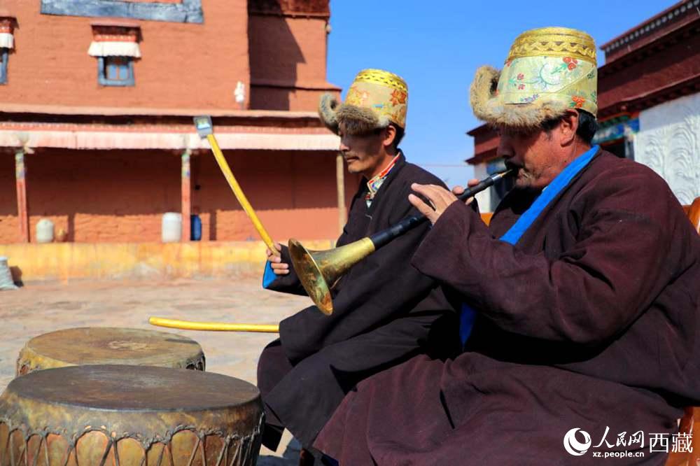 “宣”舞配樂(lè)師。人民網(wǎng) 李海霞