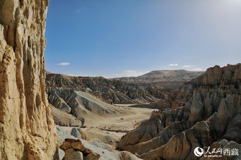 傍晚的札達(dá)土林。人民網(wǎng) 李海霞攝