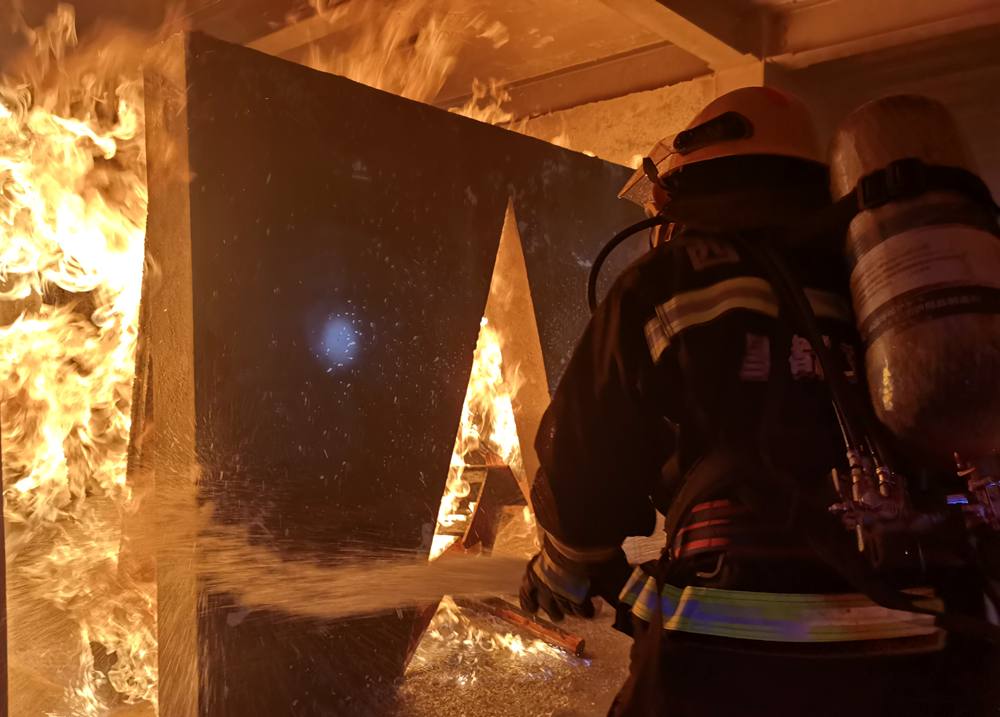 真火內(nèi)攻實(shí)操訓(xùn)練。