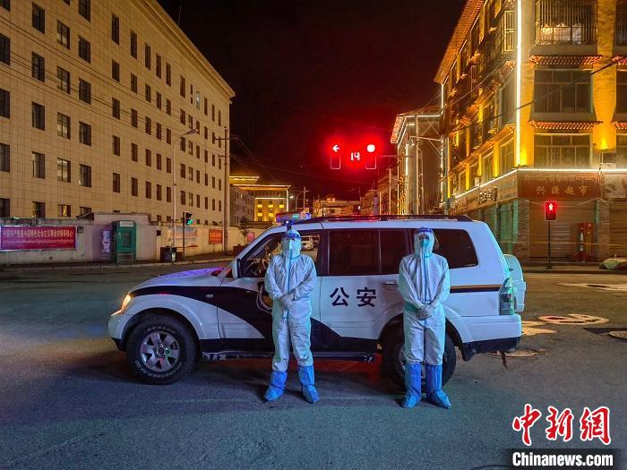 西藏吉?。菏匾坏缻徸o一座城