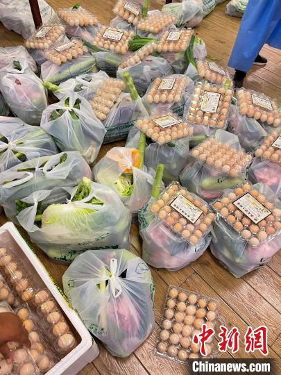 西藏格拉丹東超市疫情期間全力保障市場供應。　受訪者供圖