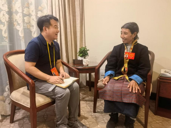 【記者手記Vlog】“守邊的‘阿佳’，您還好嗎”——記者與卓嘎代表再相遇