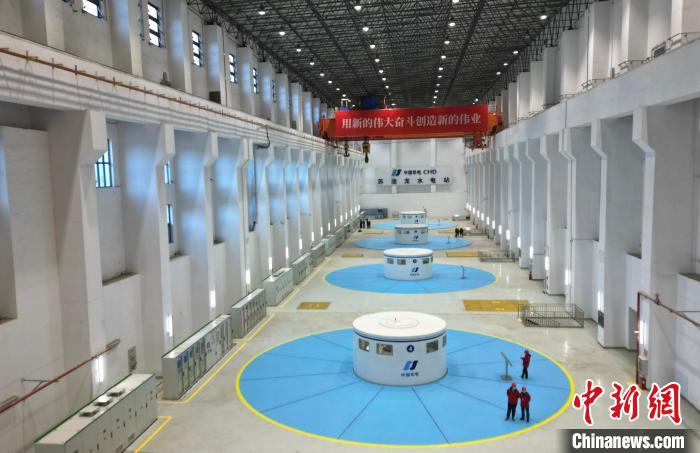 圖為水電站內(nèi)部。　王磊　攝