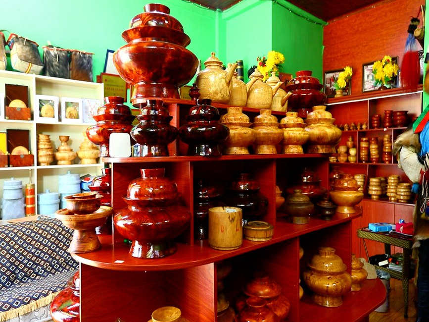 藏地木碗成品。