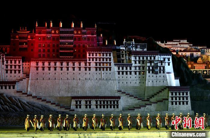 3月17日，西藏拉薩，《文成公主》大型史詩劇演出現(xiàn)場?！±盍?攝