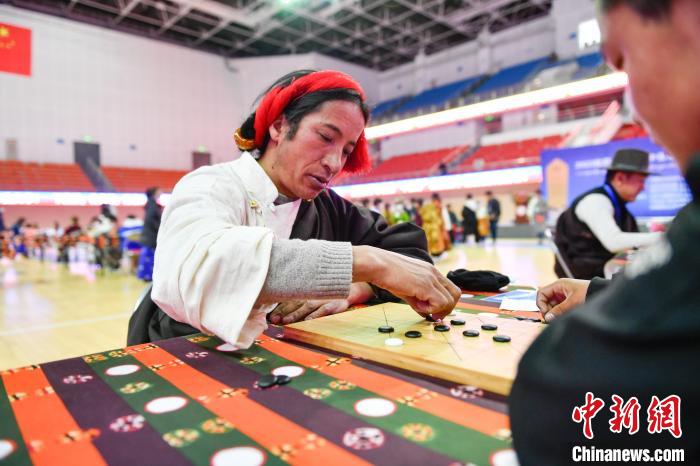 圖為比賽現(xiàn)場?！∝暩聛硭?攝