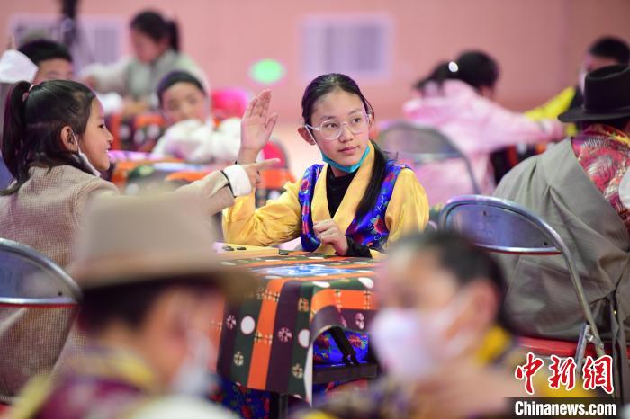 圖為比賽現(xiàn)場。　貢嘎來松 攝
