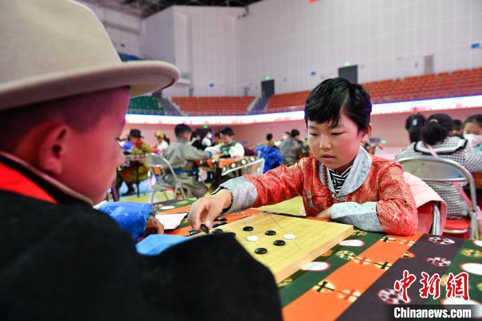 圖為比賽現(xiàn)場。　貢嘎來松 攝